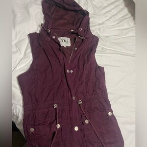 Utility vest with removable hood